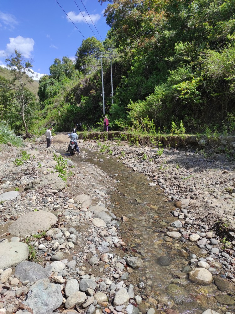 Jalanan ke Lembah Ollon Jalanan ke Lembah Ollon