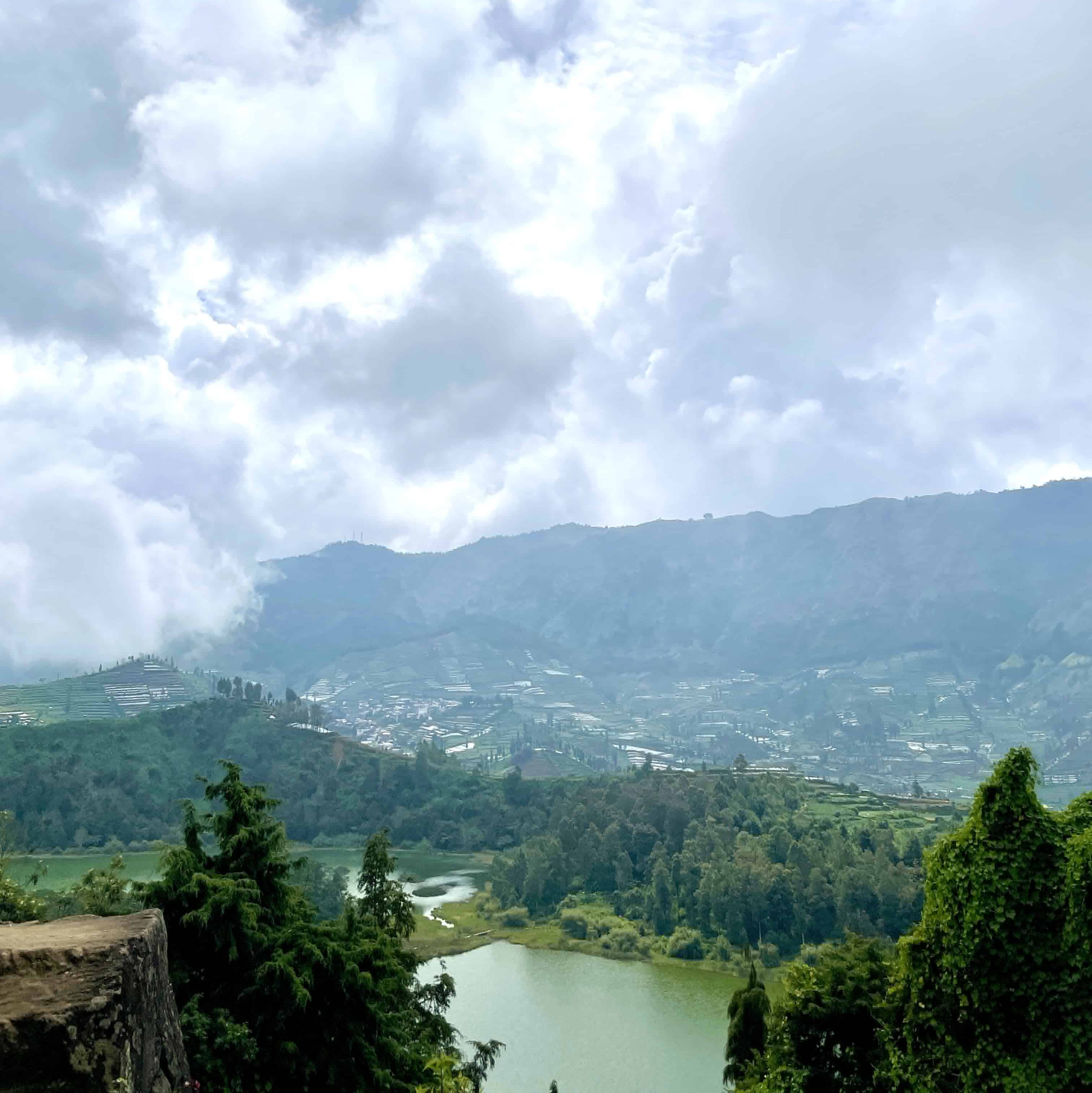 Batu Pandang Ratapan Angin