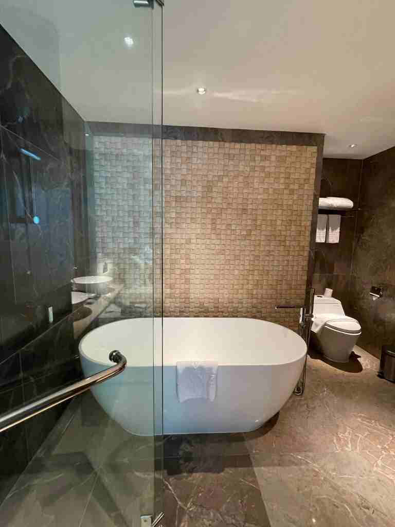 Bathub - Nuanza Hotel Cikarang