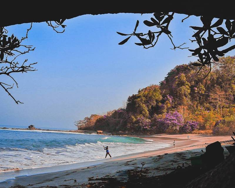 Pantai Loji Geopark Ciletuh - www.jastitahn.com