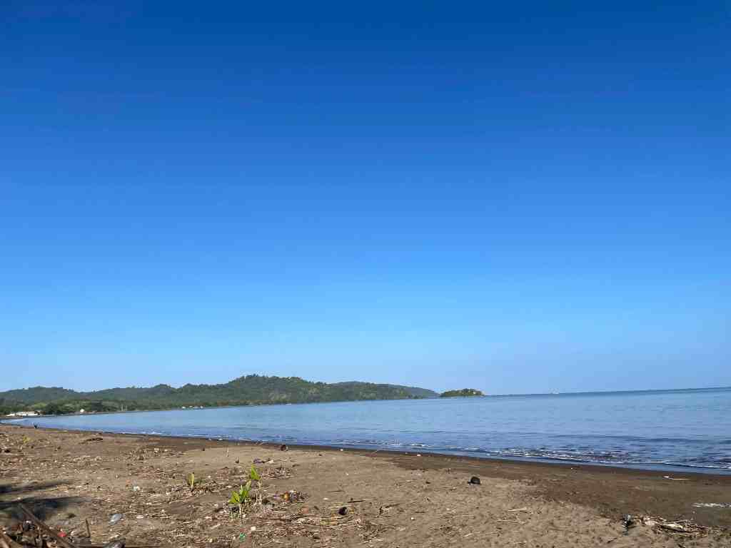 Pantai Pasir Putih Geopark Ciletuh - www.jastitahn.com
