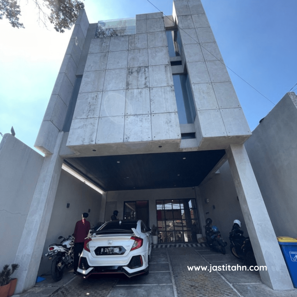 Tampak Depan - Labirin 44 Bandung