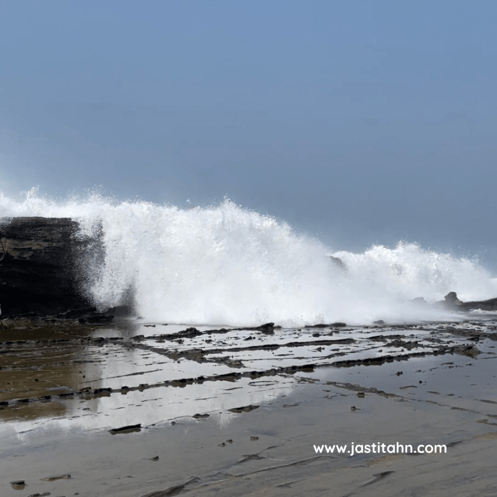 Pantai Karang Taraje