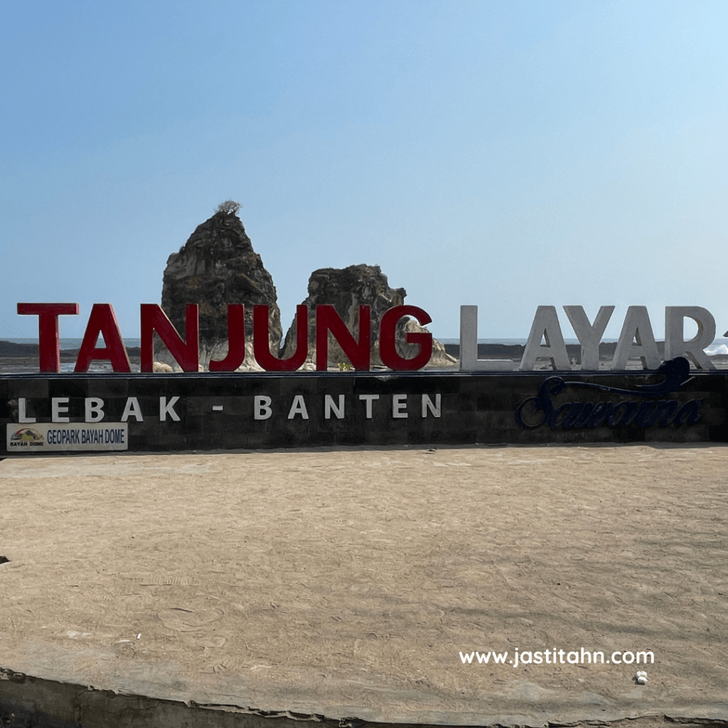 Pantai Tanjung Layar