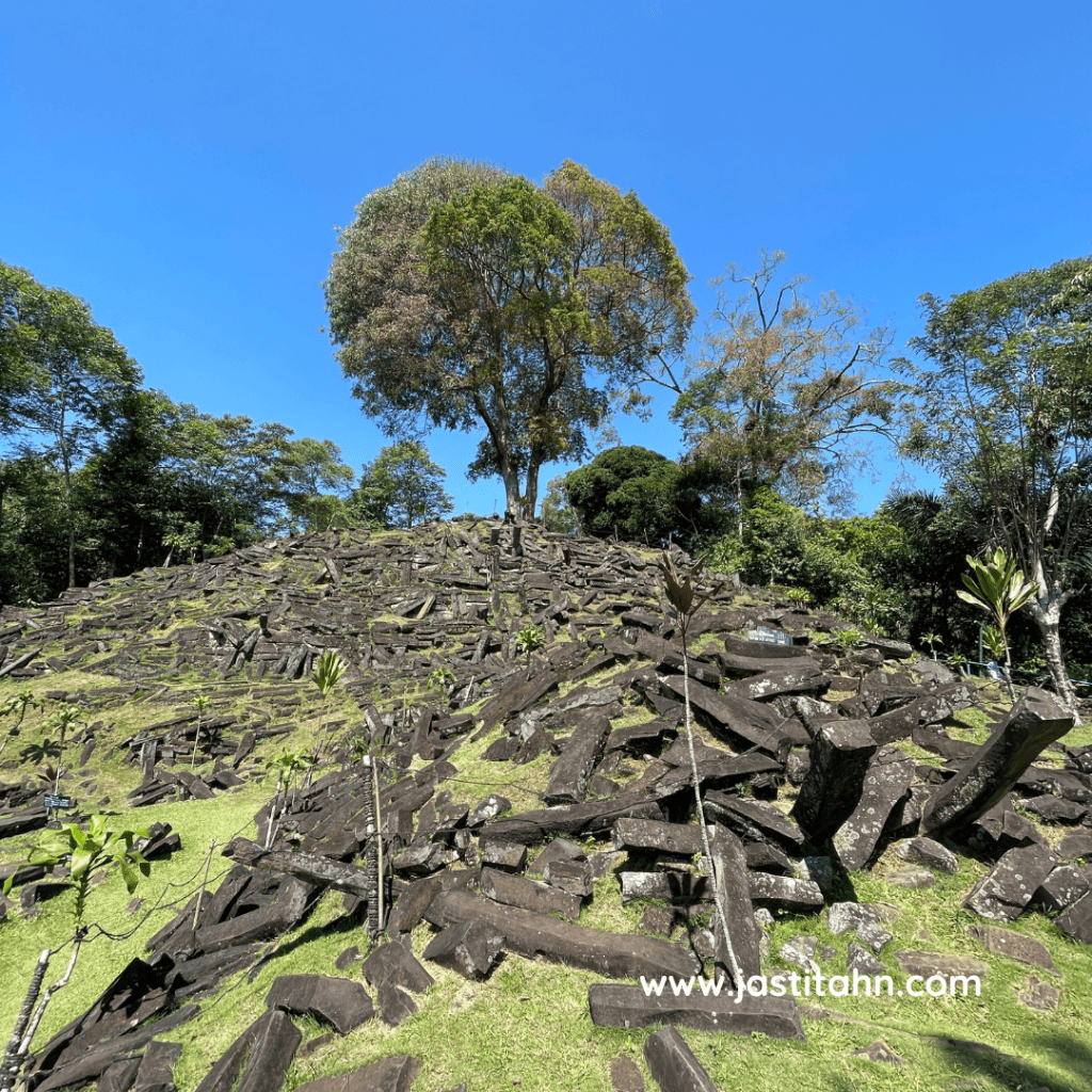 Situs Megalitikum Gunung Padang
